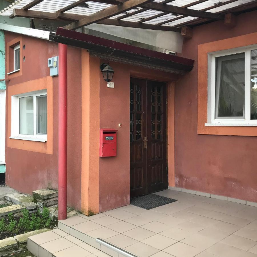 Уютная Квартира В Центре Старого Города! Kamjanez-Podilskyj Exterior foto